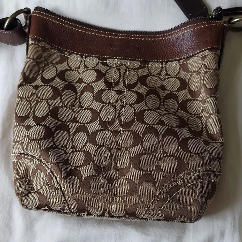 Vintage Coach Signature C Monogram Crossbody Bag - Picture 8 of 16